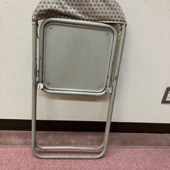 折りたたみ椅子　学習塾・オフィス・会議室の画像