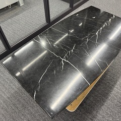 大理石　cattelan italia　テーブルの画像