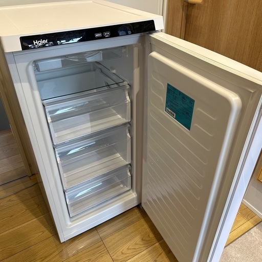 2023年製 Haier 冷凍庫 102L 1ドア 右開き デジタル温度表示 JF-NU102D-W