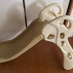 子供　滑り台の画像