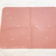 【美品】morinorinkle  お食事スタイ＆マット　ピンク　チェリー　シリコンの画像