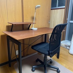 デスクとチェア(片方だけでも構いません！)の画像