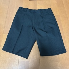 130センチＢ体男児　スーツ（ハーフパンツ）の画像