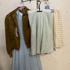 新品カールパークレーン洋服セットの画像