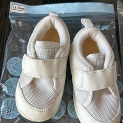 上履き シューズ 13.5cmと12.5cmの画像