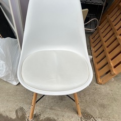 テーブル　椅子の画像