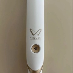 美品　KINUJO 絹女 ストレートヘアアイロン WORLD WIDE MODEL DS200 ホワイト　の画像