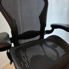 アーロンチェアの画像