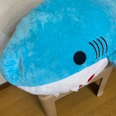 サメのぬいぐるみ（全長９０ｃｍ）の画像