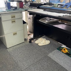 用途色々　カーペット使用済み品の画像