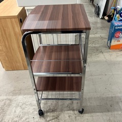 O 2602-0600 キャスター付き　木目調キッチンワゴン　天板あり　キズ汚れ有りの画像