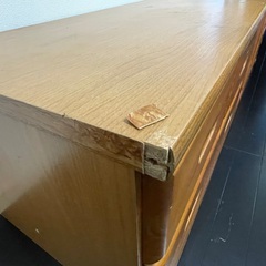 テレビ台を無償で譲ります。30年間使用。ただし西区まで引き取りに来られる方限定。の画像