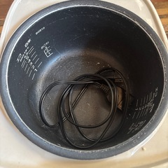 【0円/無料】タイガー 炊飯器 5.5合 JBH-G100（2015年製）の画像