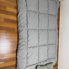 布団セット×3、4cmマットレス×2の画像