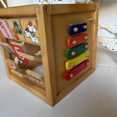 コンビ（Combi）のベビーラック「ネムリラ」シリーズのハイローチェア　木製おもちゃの画像