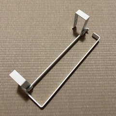 キッチンペーパー＆タオルハンガー　ニトリ　の画像