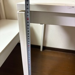 正方形テーブルの画像