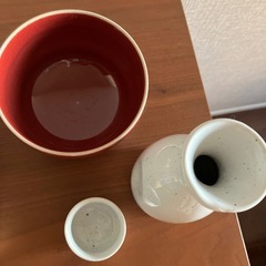 差し上げます）徳利とお猪口、おつまみ用ボウルをセットでの画像