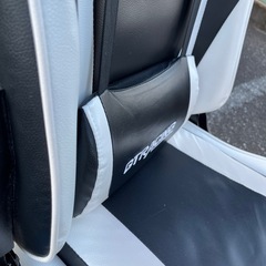 ゲーミングチェアの画像