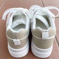 スニーカー　レディース　の画像