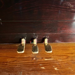 ドリスデン大成ピアノ木目の画像