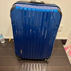 スーツケース　車輪1つなしの画像