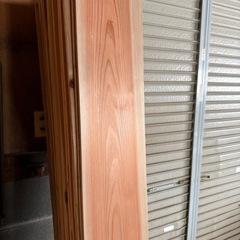 片面カンナがけした野地板の画像