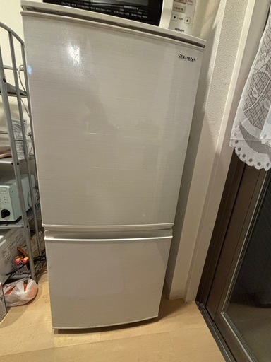 シャープ　137L 冷蔵庫