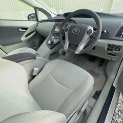 【自社ローン等】保証人不要！月々格安💕　新社会人・派遣・債務整理・シングル・求職中→OK　トヨタ　プリウス　S　詳細や在庫情報は今すぐスクロール😉👇の画像