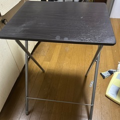 パソコンデスクの画像