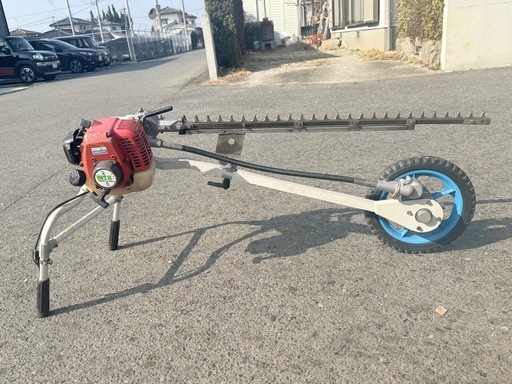 ジャンク品　OCHIAI 落合 オチアイ　自走型片面裾落し機 E7-DX1 茶刈機 裾落とし　2サイクルエンジン　お茶　バリカン