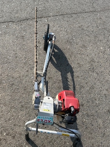 ジャンク品　OCHIAI 落合 オチアイ　自走型片面裾落し機 E7-DX1 茶刈機 裾落とし　2サイクルエンジン　お茶　バリカン