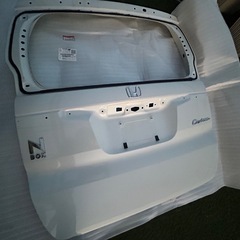 ホンダ N-BOXカスタムJF3リアゲートの画像