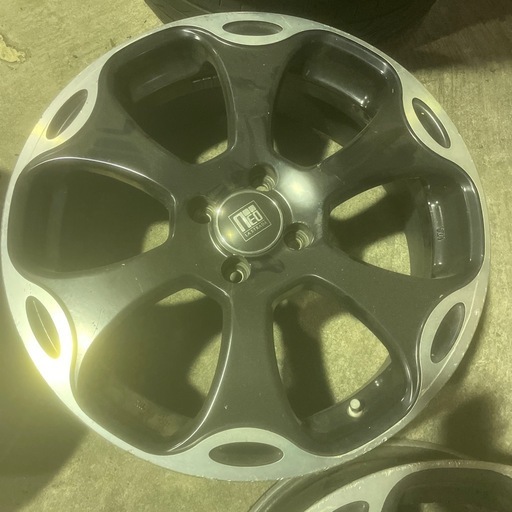 受け渡し決まりました。値段交渉あり。ラ・ストラーダ ネオ17インチ6.5J