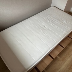 ベッド　LOWYA  シングル
の画像