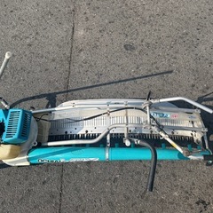 落合　オチアイ V8X1-PD 1140 茶刈機 茶摘機 刈ナラシ機　バリカン　2人用 大型剪定　 2サイクルエンジン　茶園の画像