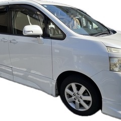 トヨタ ヴォクシー 20年式の画像