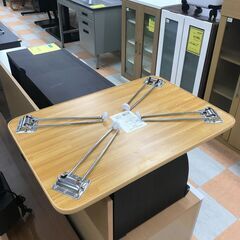 ＼家具＊家電のお店／【ｼﾞｬﾝｸﾞﾙｼﾞｬﾝｸﾞﾙ石川金沢店】折りたたみローテーブル 木目調 ライトブラウン  W(幅)75×D(奥行き)50×H(高さ)31cmの画像