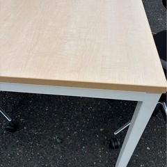 デスク　　　椅子セットの画像