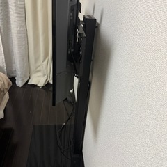 【取引中】32インチテレビとスタンドの画像