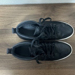 【約4cm盛れ】ブラック 厚底ハイカットスニーカー／サイズ42（約26.5cm相当）の画像