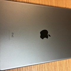Apple iPad スペースグレー 本体　第８世代　128gbの画像