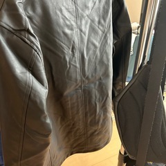 フェイクレザージャンパーの画像