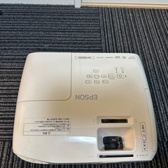 EPSON EH-TW5200 プロジェクター本体の画像