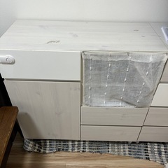 【取引:3/20前後】白い収納キャビネット（引き出し付き）の画像