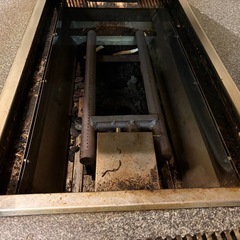 【2月末まで】在庫2台あり　ガス式　鉄板焼きテーブル　業務用　焦げ汚れあり　お好み焼き　焼肉　バーベキューの画像