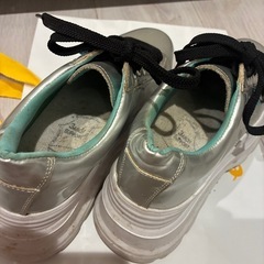 【repipi armario】厚底スニーカー　シルバーの画像