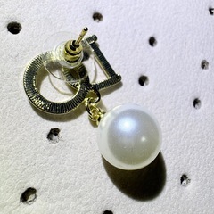 デザインイヤリング 未使用品 保管品の画像