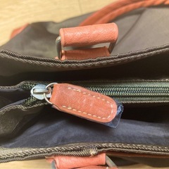 ナイロンハンドバッグの画像