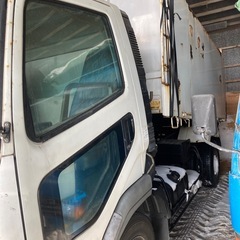 三菱ファイター４トン深ダンの画像